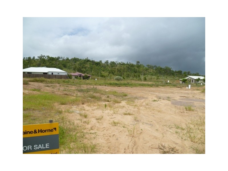 8 Cowrie Court, Bushland Beach QLD 4818