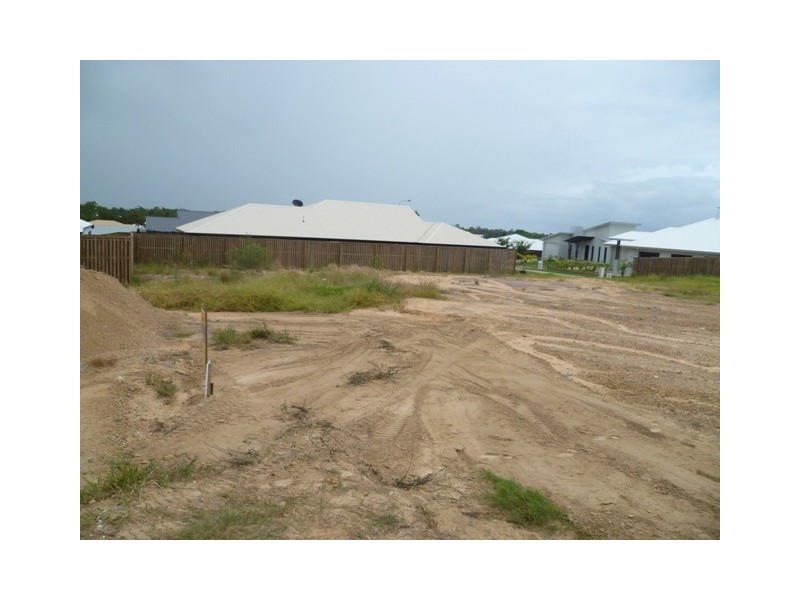 8 Cowrie Court, Bushland Beach QLD 4818