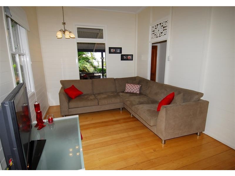 26 Tenth Avenue, Railway Estate QLD 4810