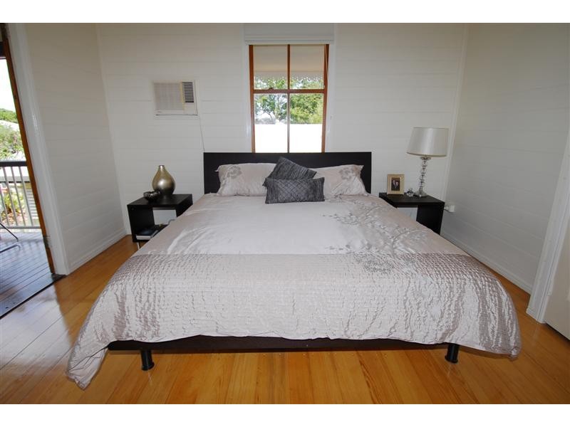 26 Tenth Avenue, Railway Estate QLD 4810