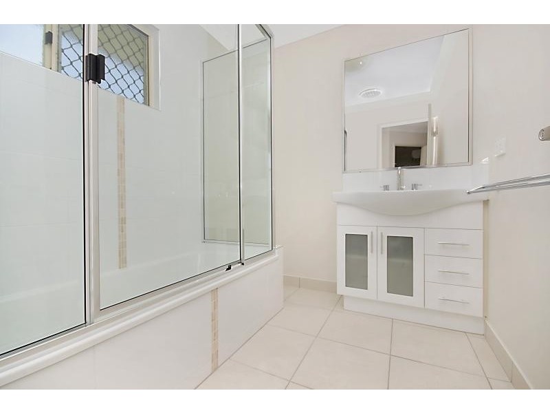 4 Chloe Court, Mount Louisa QLD 4814