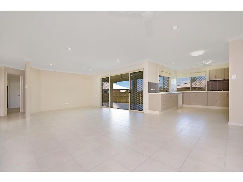 4 Chloe Court, Mount Louisa QLD 4814