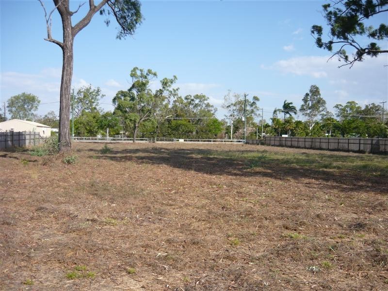 50 Mount Low Pkw, Bushland Beach QLD 4818