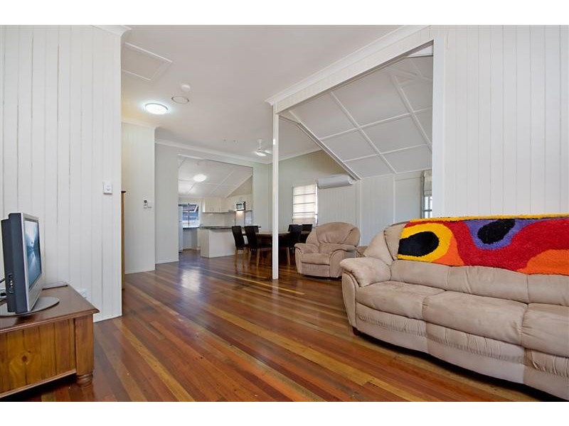 92 The Esplanade, Belgian Gardens QLD 4810