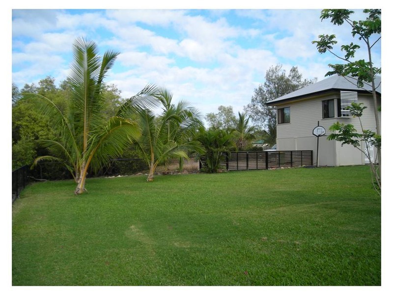 93 Robertson Street, Railway Estate QLD 4810