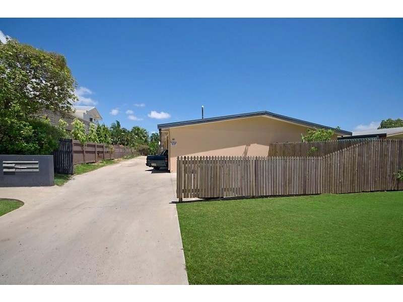 2/85 Queens Road, Hermit Park QLD 4812