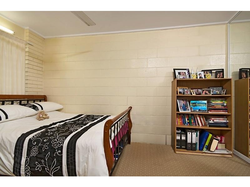 2/85 Queens Road, Hermit Park QLD 4812