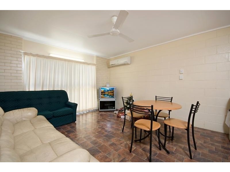 2/85 Queens Road, Hermit Park QLD 4812