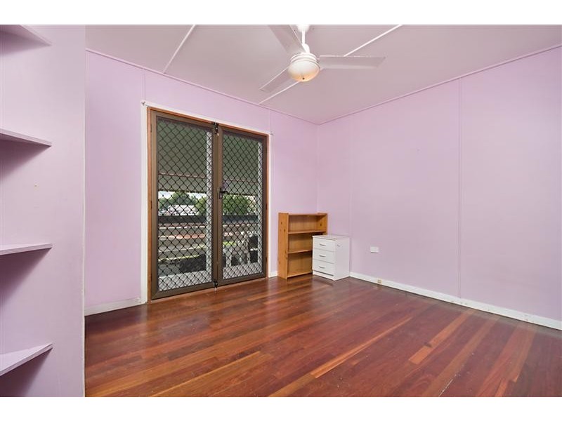 27 Illoura Street, Cranbrook QLD 4814