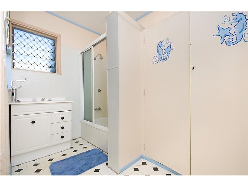 27 Illoura Street, Cranbrook QLD 4814