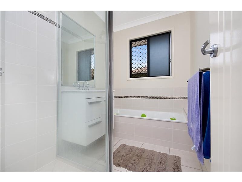 12 Sanderling Cct, Kelso QLD 4815