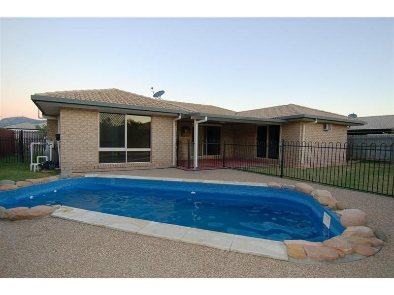 6 Wallace Circuit, Kirwan QLD 4817