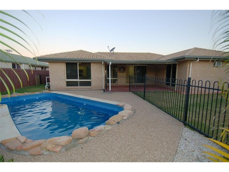 6 Wallace Circuit, Kirwan QLD 4817