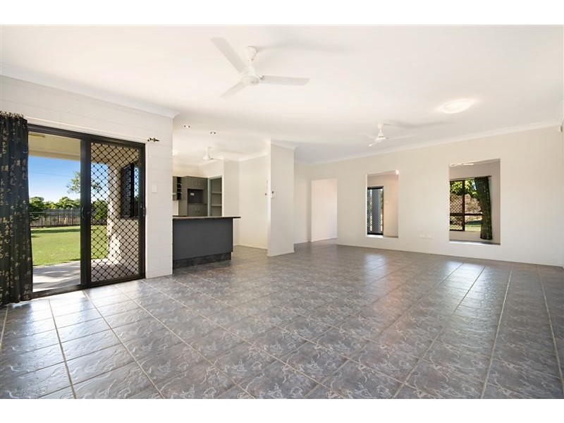 40 Blue Mountain drive, Bluewater QLD 4818