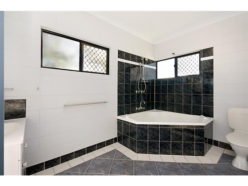 40 Blue Mountain drive, Bluewater QLD 4818