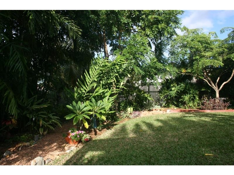 17 Monaro Cct, Mount Louisa QLD 4814