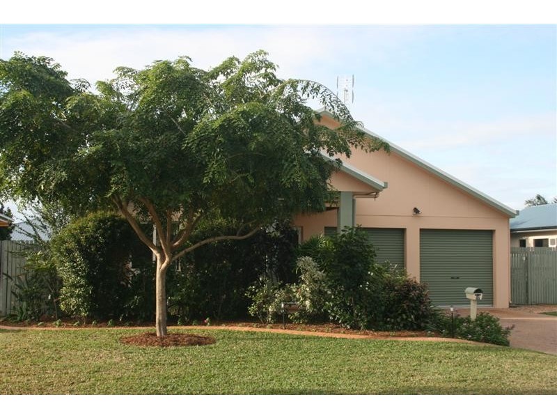 17 Monaro Cct, Mount Louisa QLD 4814