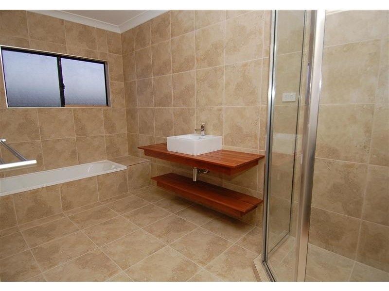 14 Wattlebird Ave, Kelso QLD 4815