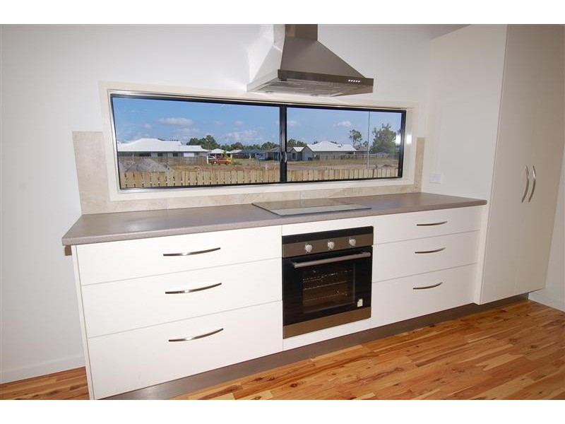 14 Wattlebird Ave, Kelso QLD 4815