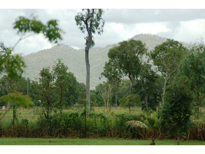 19 BLUE MOUNTAIN DR, Bluewater QLD 4818