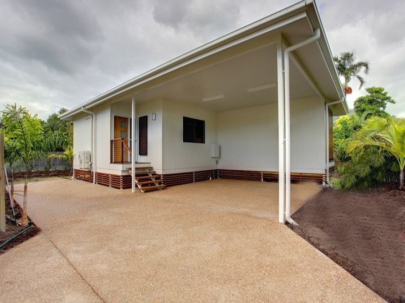 15A  Hugh St, West End QLD 4810