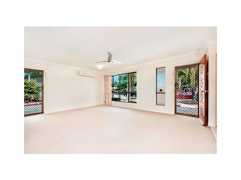 10 Leila Avenue, Rasmussen QLD 4815