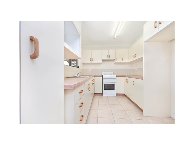 10 Leila Avenue, Rasmussen QLD 4815