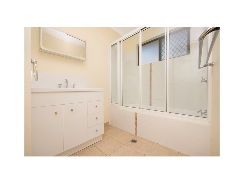 10 Leila Avenue, Rasmussen QLD 4815