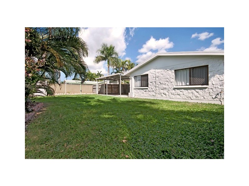 10 Leila Avenue, Rasmussen QLD 4815