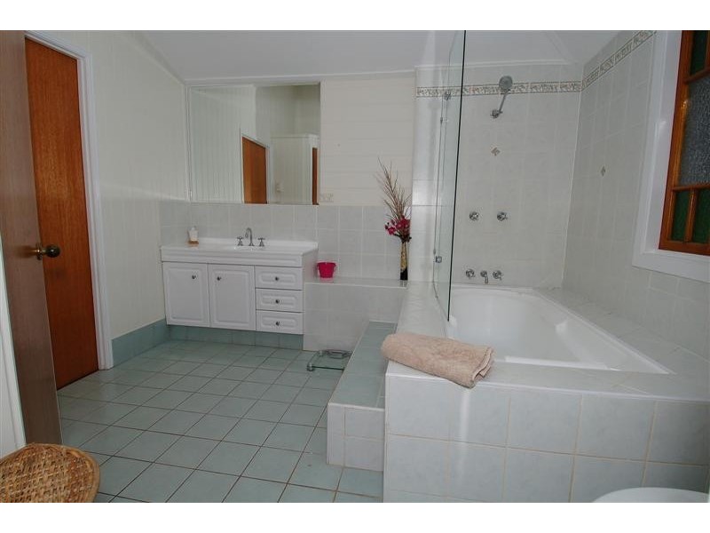 60 Robertson Street, Railway Estate QLD 4810