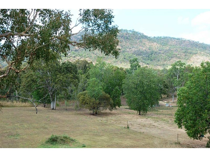 458 FORESTRY RD, Bluewater QLD 4818