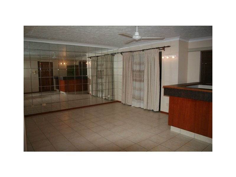 6/8 Goldring St, Hermit Park QLD 4812