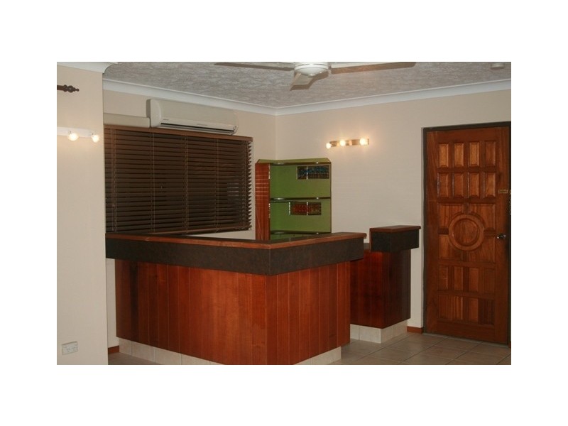 6/8 Goldring St, Hermit Park QLD 4812