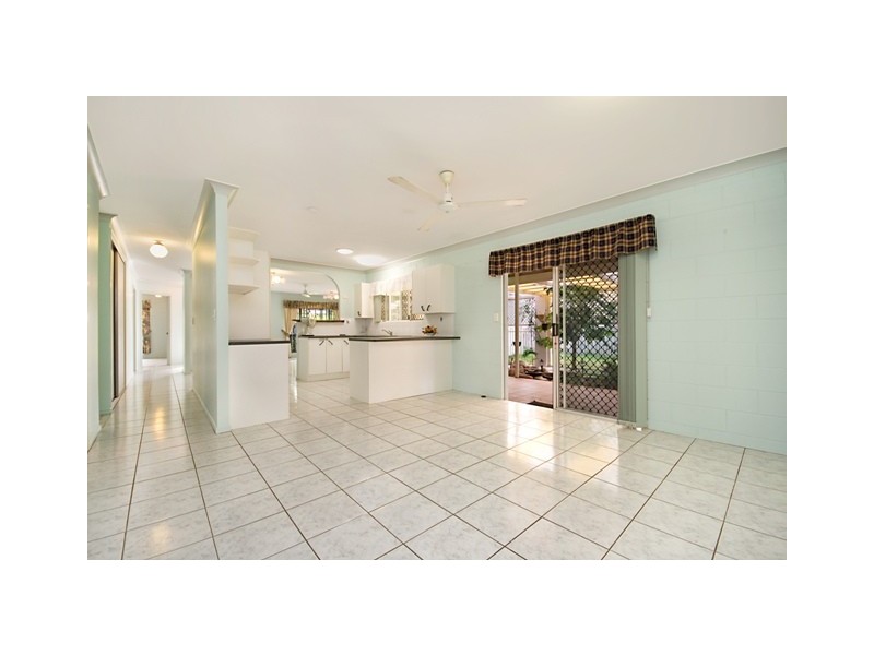 212 Upper Miles Avenue, Kelso QLD 4815