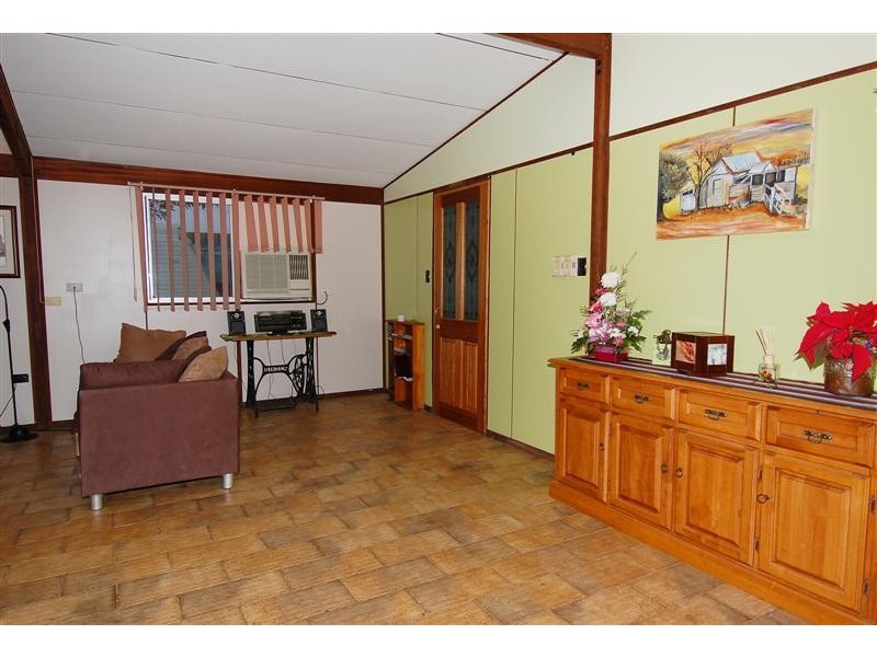 11 Champagne Crescent, Kelso QLD 4815