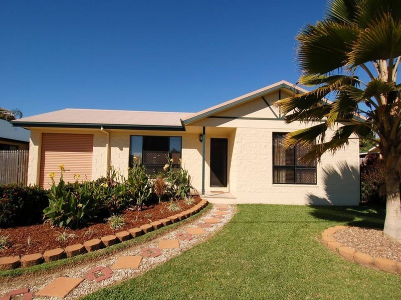 234 Pinnacle Drive, Rasmussen QLD 4815