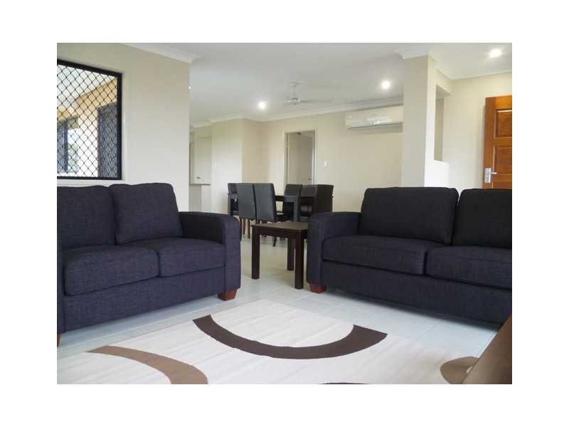 4 Exeter Way, Mount Low QLD 4818