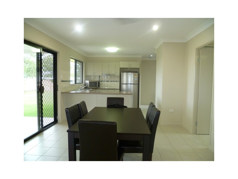 4 Exeter Way, Mount Low QLD 4818