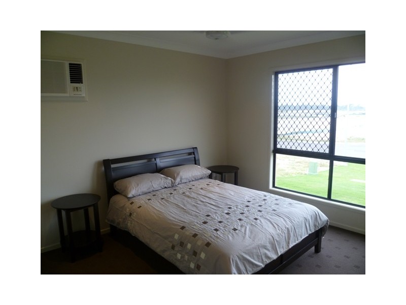 4 Exeter Way, Mount Low QLD 4818