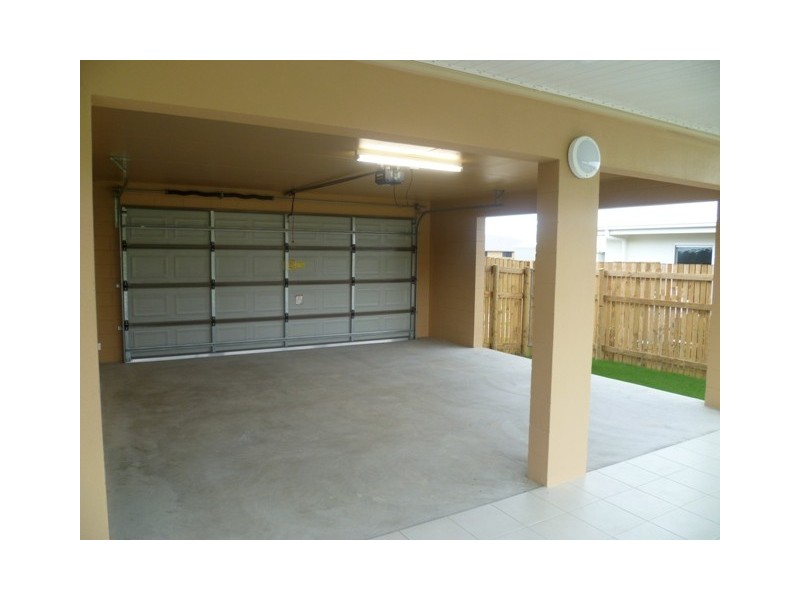 4 Exeter Way, Mount Low QLD 4818