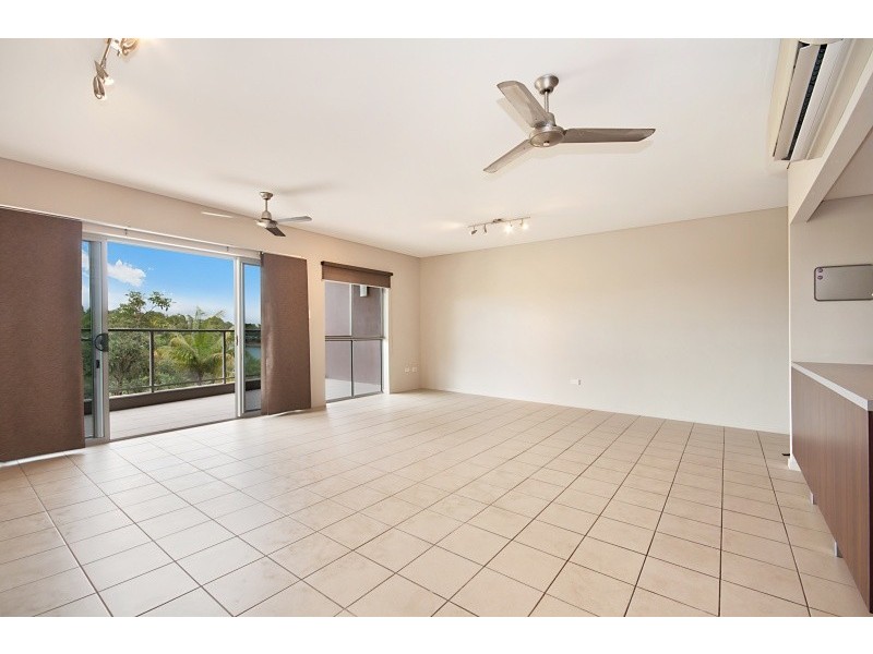 1/ 237 Riverside Boulevard, Douglas QLD 4814
