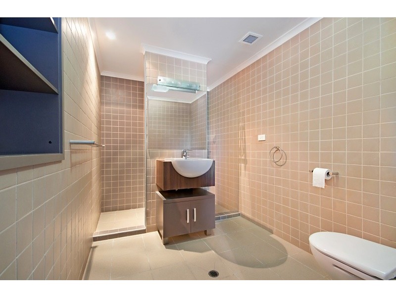 1/ 237 Riverside Boulevard, Douglas QLD 4814