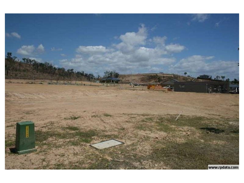 8 Cowrie Court, Bushland Beach QLD 4818