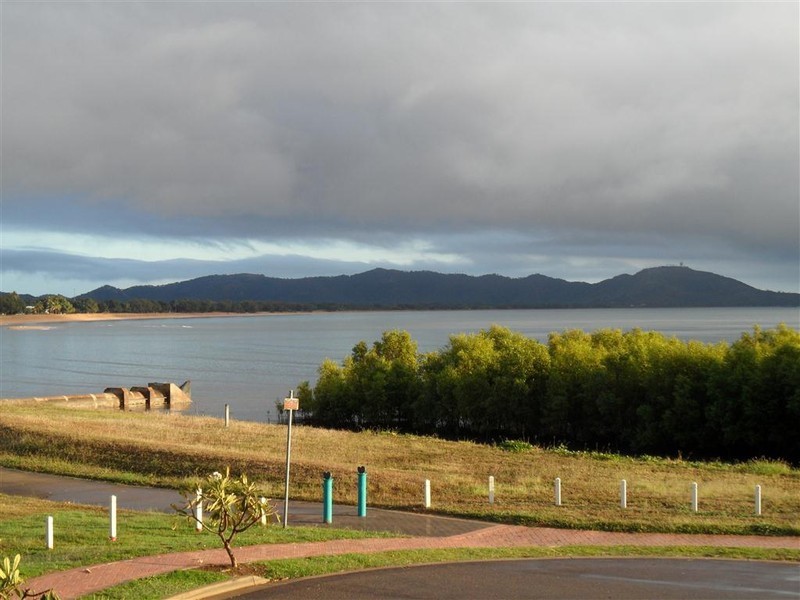 2/108 The Esplanade, Belgian Gardens QLD 4810