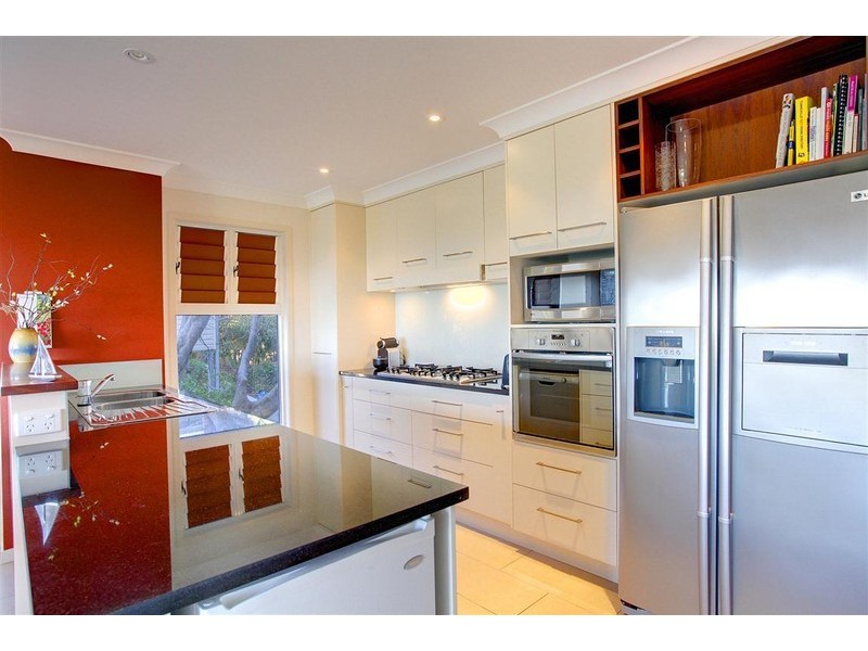 2/108 The Esplanade, Belgian Gardens QLD 4810