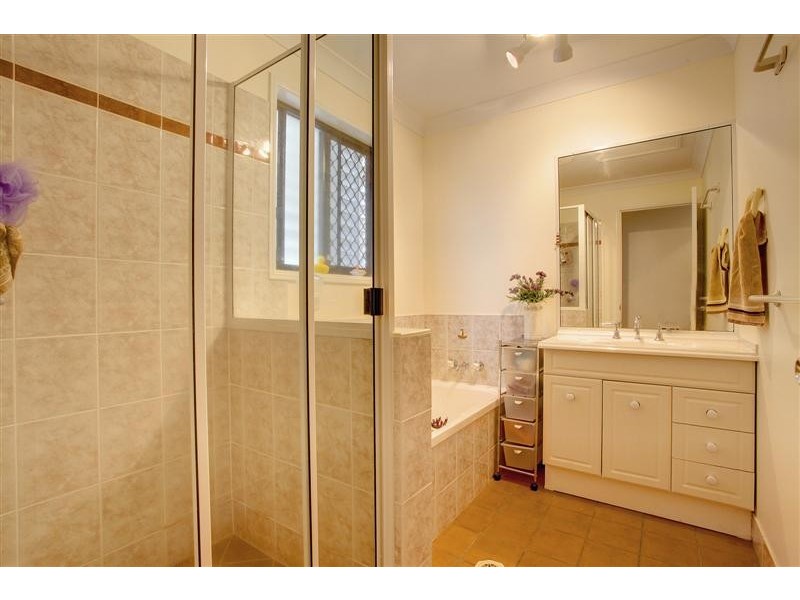 12 Gardenia Av, Kirwan QLD 4817