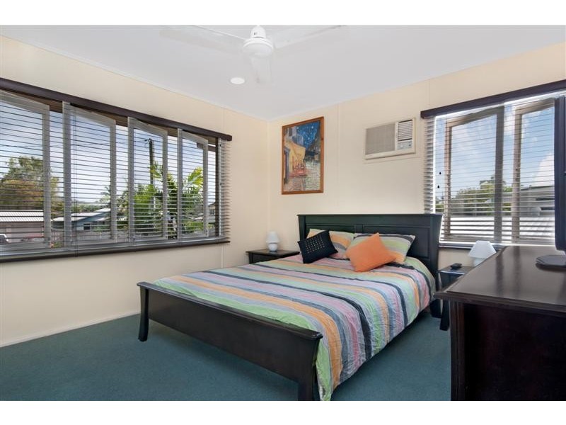 206 Charles Street, Cranbrook QLD 4814