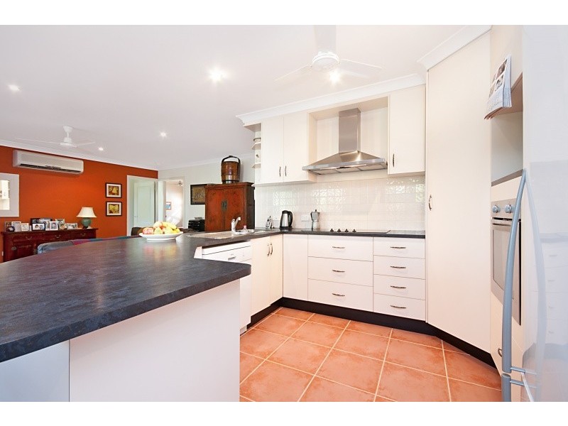 9 Whitewood Close, Mount Louisa QLD 4814