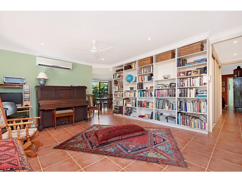 9 Whitewood Close, Mount Louisa QLD 4814