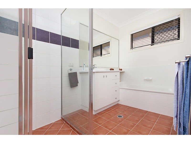 9 Whitewood Close, Mount Louisa QLD 4814